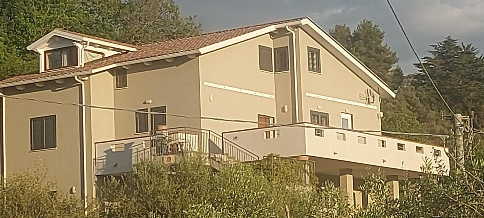 B&B Binario Nove E Tre Quarti Agropoli Bagian luar foto